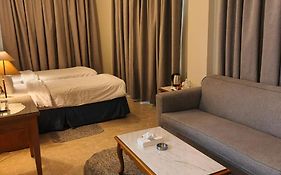 Kindi Suite Hotel - فندق واجنحة الكندى